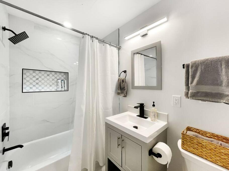 Classy Capitol Hill Apt, Steps From Dc Attraction Вашингтон Екстер'єр фото